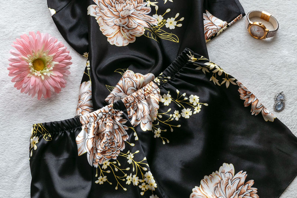 2-Piece Satin Set – Midnight Black – Voyage Ease