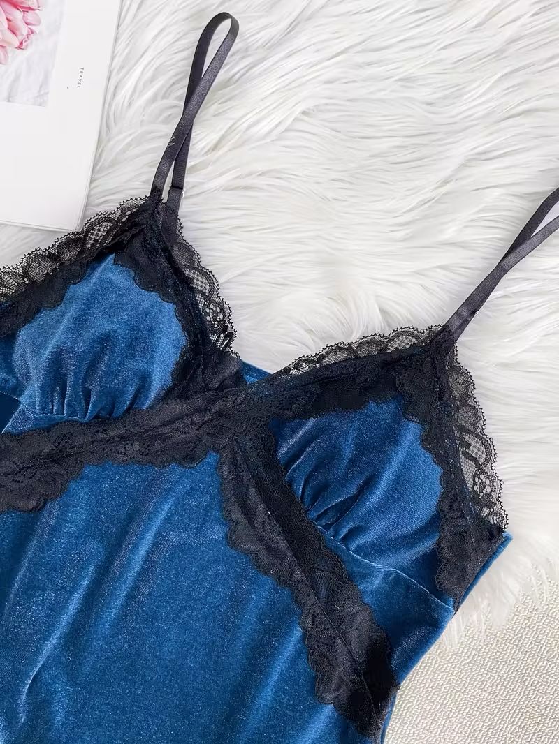 Classic Velvet Lace 4-Piece Pajama & Robe Set